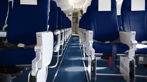 Hygienischer Bodenbelag - BATIFLEX AVF 130 - Gerflor - für Verkehrsbereich / für intensive Begehung / selbstklebend