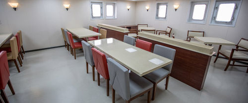 Rutschfester Bodenbelag - STREAMO MARINER SD - Gerflor - antistatisch / selbstklebend / auf Rolle