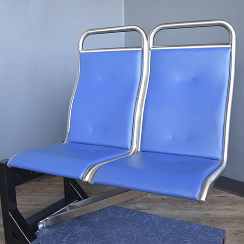 Standarder Zug­sitz - Freedman Seating - für U-Bahnen / Metallrahmen / doppeltes