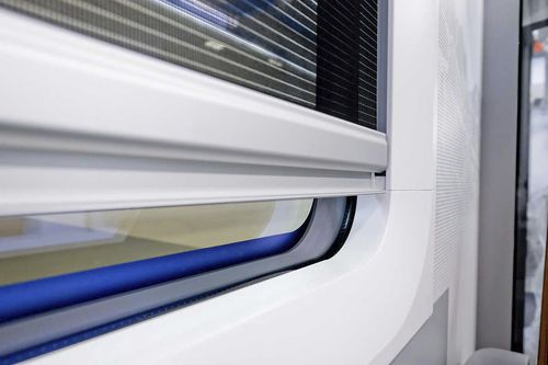 Jalousie für Gleis - Texat Decor Engineering AG - für Passagiere / für den Fahrer / gerollt