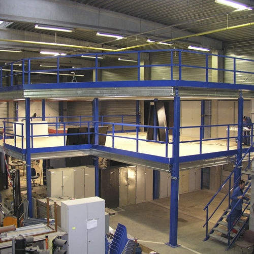 Stahlbaubühne mit Aufbewahrungssystem - TraviForm® - CORNIX - für Plattform / Paletten / für Schwerlastanwendungen