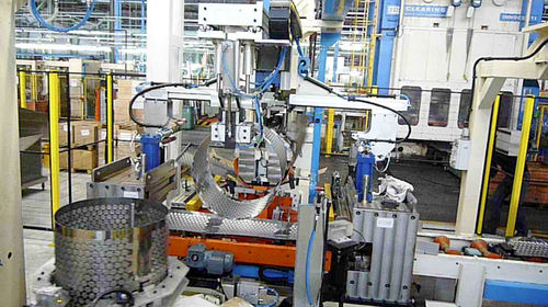 Metall-Umformmaschine - COMI GROUP - Kunststoff / automatisch / Inline