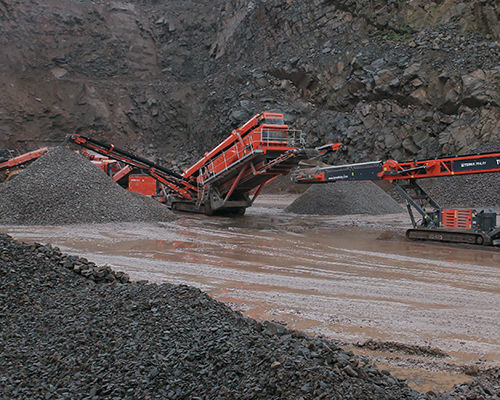 Trockensiebungs-Siebmaschine - 696 2-Deck - TEREX Mobile Processing Equipment - für Steinbrüche / für Baustellen / Vibration