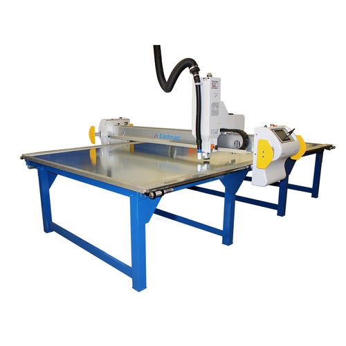 Laser-Schneidemaschine - L135 - Eastman Machine Company - für Gewebe / digital gesteuert / Gravier