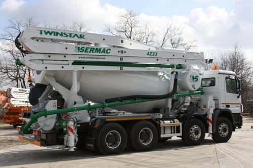 Fahrmischer-Betonpumpe - 73 m³/h, max. 32.2 m | TWINSTAR 4Z33 - SERMAC S.p.A.