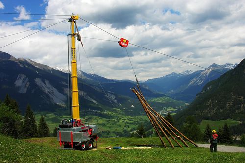 Kran auf Raupen - V-400 - Wyssen Seilbahnen AG - für Wartungszwecke / für Baustelle / Transport