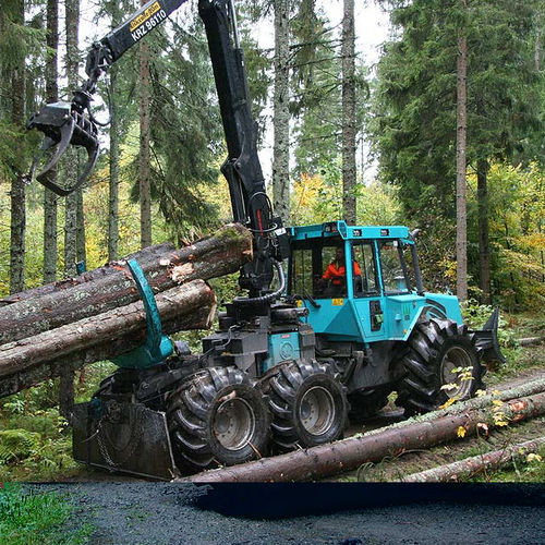 Skidder für Forstwirtschaft - HSM 904 6WD - HSM - Hohenloher Spezial-Maschinenbau GmbH & Co. K - mit Greifer