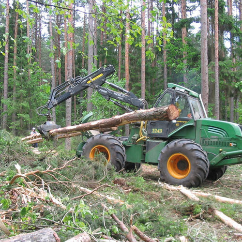 Skidder für Forstwirtschaft - 700R series  - Kesla Oyj - mit Greifer