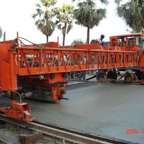 Fertiger für Beton - 3.5 - 20 m | Road Paver®  - UNiSTEEL Engineering Works - mit Gummireifen / für Betonsohle