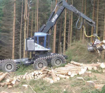Holzerntemaschine mit Gummireifen - 300 hp | TB series - TimberPro, Inc.