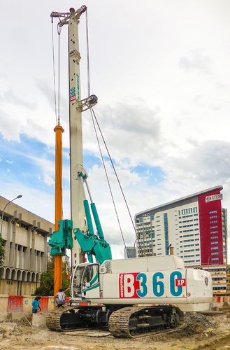 Geotechnische-Bohrgerät - B360 XP-2 - CASAGRANDE - Foundation Division - Pfahl / für Tiefbohrung / auf Raupen