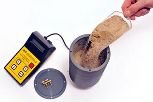 Feuchtigkeitsmessgerät für Böden - Aquaprobe™ - James Instruments - Mikrowellen / mit Digitalanzeige / tragbar