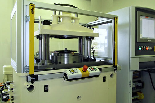 Kupplungs-Prüfmaschine - AS.4  - Labortech s.r.o. - Torsion / computergesteuert / Stoßdämpfer