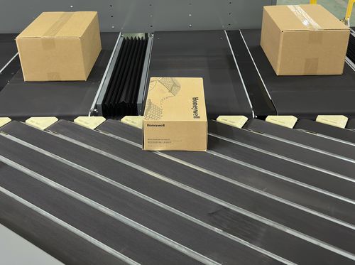 Sortieranlage mit Querteppich - IntelliSort Cross-belt Sorte - Transnorm System GmbH - für die Lebensmittelindustrie / für die Pharmaindustrie / für den E-Commerce-Sektor