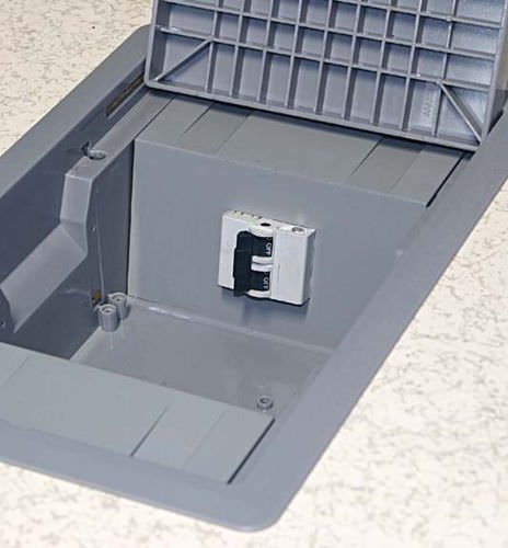Bodenstehende Steckdose - TWIST series - Arnocanali - Einbau