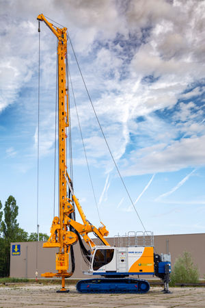 Horizontales Bohrgerät - BG 20 H BT 75 - BAUER Maschinen GmbH - drehbar / hydraulisch / automatisch