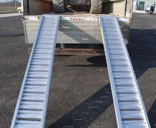 Aluminium-Laderampe - 2 500 - 4 500 mm, 1 300 - 12 173 kg - C.L.M