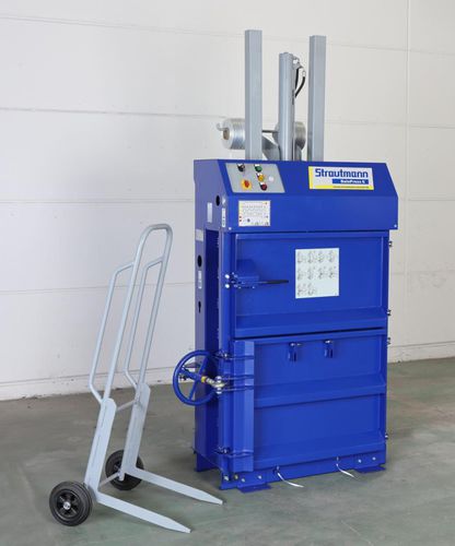 Ballenpresse für Karton - BalePress 6 - Strautmann Umwelttechnik - für Müll / vertikal / mit Frontöffnung