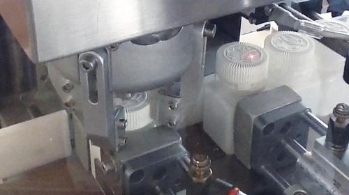 Schraubverschlussanlage für Pharmaprodukte - TB - PMR System Group - linear / elektronisch gesteuert / für Plastik-Schraubdeckel
