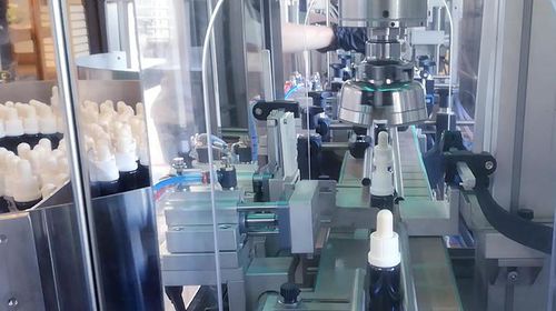 Abfüll- und Verschließanlage / Öl - RT2U CBD - PMR System Group - volumetrisch / für Parfüm / für die Lebensmittel- und Getränkeindustrie