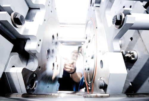 Horizontale Spritzgießmaschine - DESMA series - DESMA Elastomertechnik - hydraulisch / für Elastomere