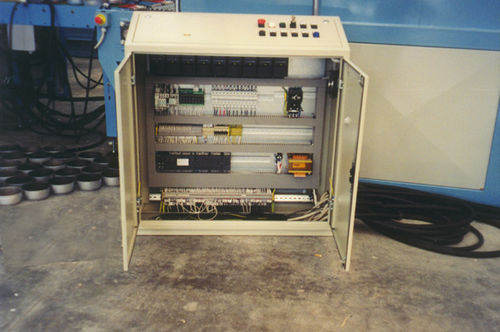 Steuerungsschaltschrank - Airmadi - bodenstehend