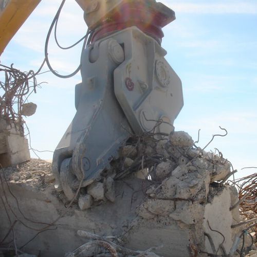 Beton-Pulverisierer - D series - Demarec - hydraulisch / Klauen / vertikal