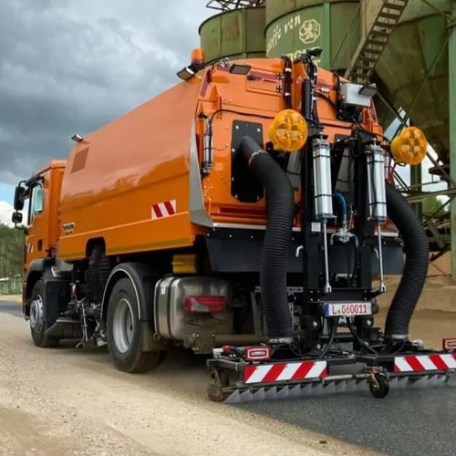LKW-montierte Kehrsaugmaschine - VIAJET 7 - FAUN Umwelttechnik GmbH & Co. KG - Benzin / Straßen / Staub