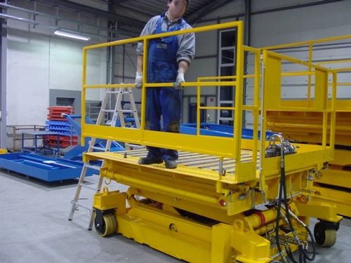 Mobile Scherenarbeitsbühne - 11.07383, 11.07337	  - Büter Hebetechnik GmbH - hydraulisch