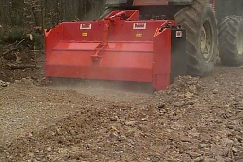 Steinmühle - BUGNOT - vertikal / hydraulisch / für Traktor