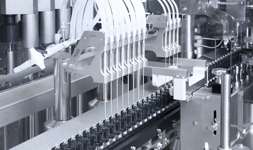 Füll- und Verschließmaschine / für Flaschen - KFM series - Bausch + Ströbel Maschinenfabrik Ilshofen GmbH+Co. KG - für sterile Anwendungen
