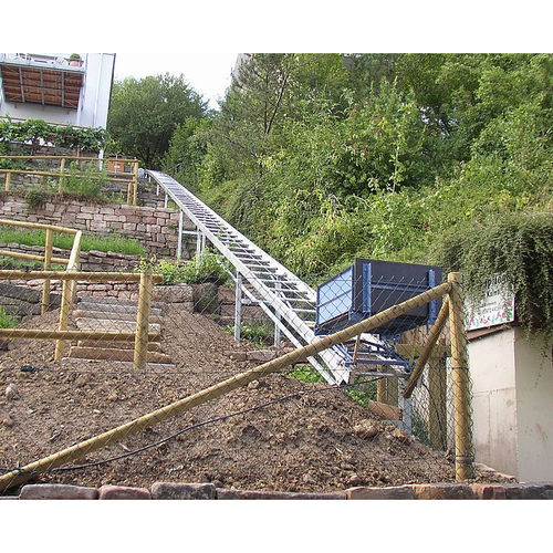 Mechanischer Lastenaufzug - SLOPELIFT - GEDA GmbH - motorisiert / für das Bauwesen / für Baustoffe
