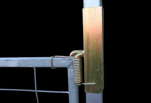 Schwenkbarer Tor - Spring Gate - SGA - Integrity Worldwide Inc.