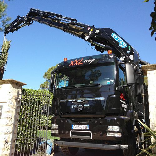 Anhängermontierter Kran - 1750  - Effer S.p.a - LKW-montiert / Gelenkausleger / für Gebäudefassaden