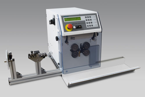 Abläng- und Abisoliermaschine / für Elektrokabel - AM 2000 - Metzner Maschinenbau GmbH - Messer / elektrisch / automatisch
