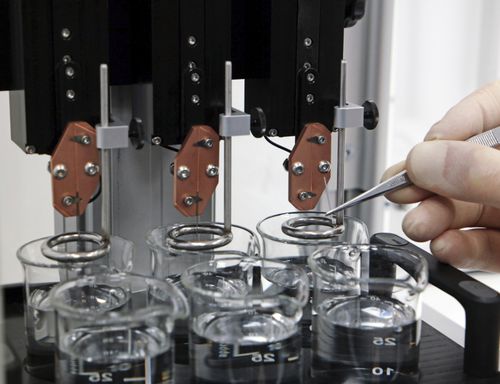 Automatische PCB-Ätzmaschine - SmarAct GmbH