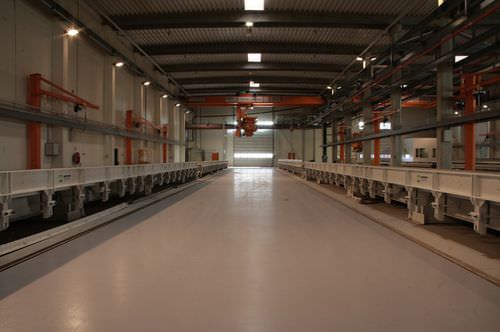 Kippplattform - AVERMANN Maschinenfabrik GmbH & Co. KG