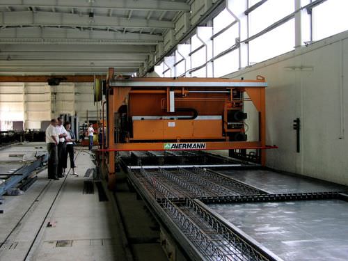 Vibriertisch - AVERMANN Maschinenfabrik GmbH & Co. KG