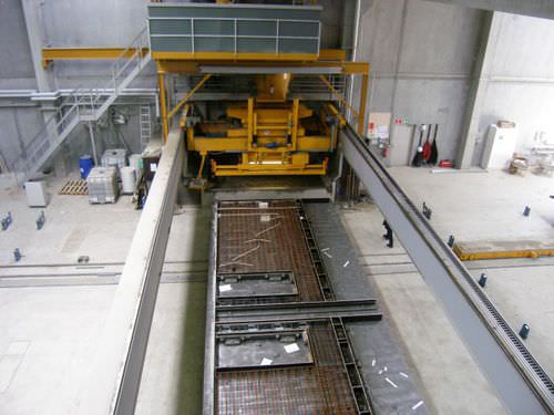 Beton-Streumaschine - AVERMANN Maschinenfabrik GmbH & Co. KG
