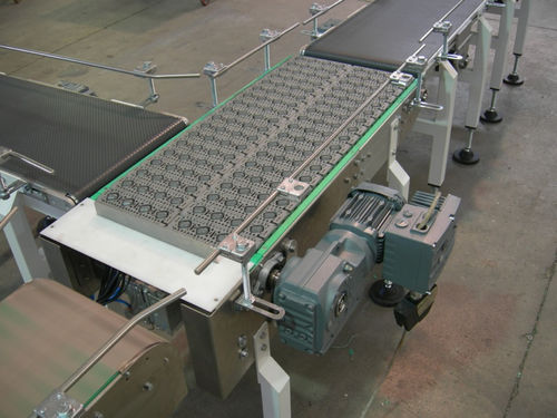 Kettenförderer - M.H. Material Handling S.p.A - Band / mit Röllchen / horizontal