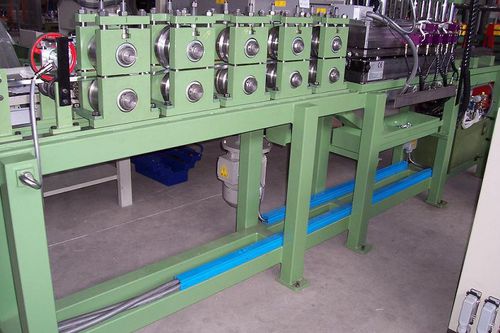 Profilieranlage für Profile - Sheet Metal Men s.r.l. - automatisch / Stanzen / mit Ausschneidefunktion