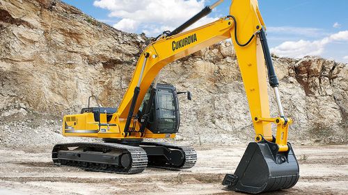 Mittelgroßer Bagger - 723  - Cukurova - auf Raupen / Diesel / für Baustellen