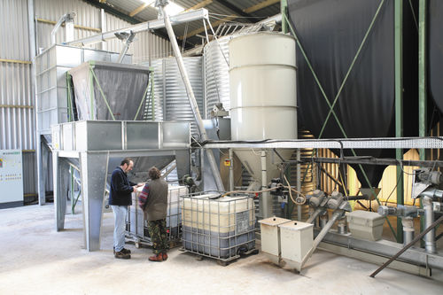 Silo mit konischem Boden - SILOTEC - geschweißt / für Pulver / Bohnen