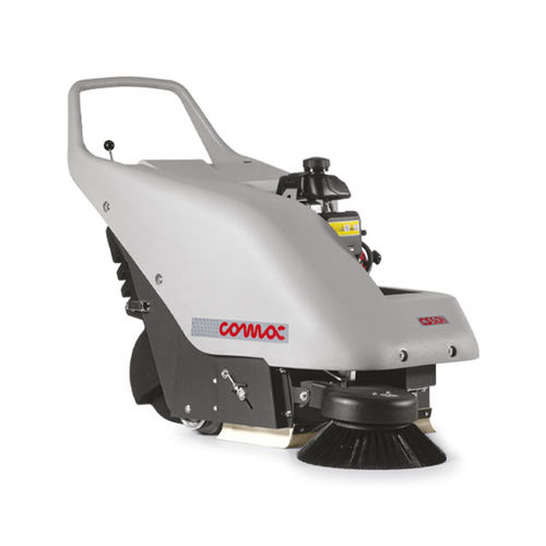 Handgeführte Kehrmaschine - CS50  - Comac spa - Benzin / mit Batterie / für Außenbereich