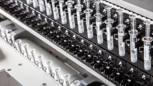 Schienenmontiertes Transportsystem - Körber Pharma - für die Pharmaindustrie / kompakt
