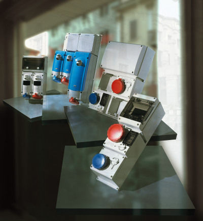 Wandmontierte Steckdose - ADVANCE2 series - SCAME PARRE S.p.A. - Einbau / IP44 / verriegelbar