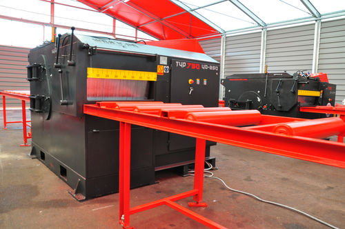 Kreissäge - 750 40-250 - Wravor d.o.o. - Holz / mit Rollenförderer / mit automatischer Zuführung
