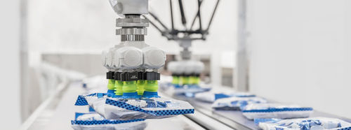 Roboter für Bearbeitungszentrum - B&R Industrie-Elektronik - Hochgeschwindigkeit