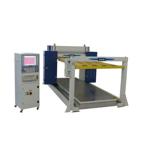 Schneidemaschine mit oszillierender Säge - SPL HT - RAM Elettronica - mit gezackter Klinge / mit waagerechter Klinge / für Schaum
