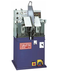 Armierungsautomat für Stiefel - CT FORMA  - SAGITTA Officina Meccanica S.p.A. - halbautomatisch / pneumatisch